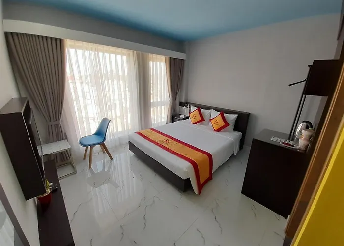 The Six Hotel